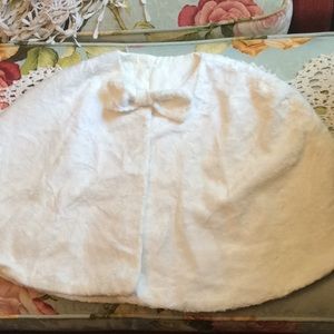 ILGWU faux short haired white shawl